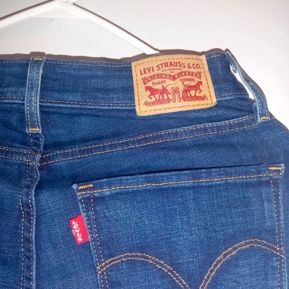 Levi's Indigo Blue Jeans with Iconic Leather Patch and Contrast Stitching